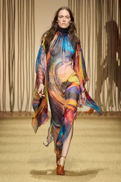 Look 32
